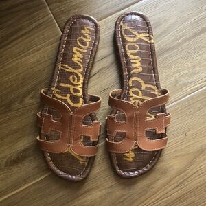 Sam Edelman tan flat sandals